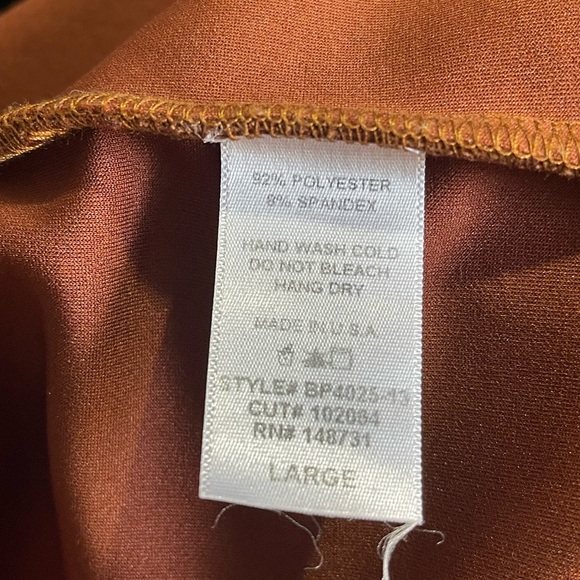 Blue Blush Asymmetrical Brown Suede Like Shorts. Size Large - Picture 2 of 3